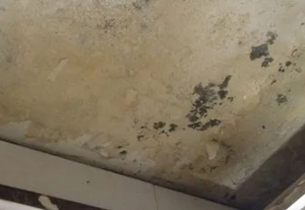 贡嘎阳台漏水维修公司分享下贡嘎卫生间渗水维修需要注意哪些问题。